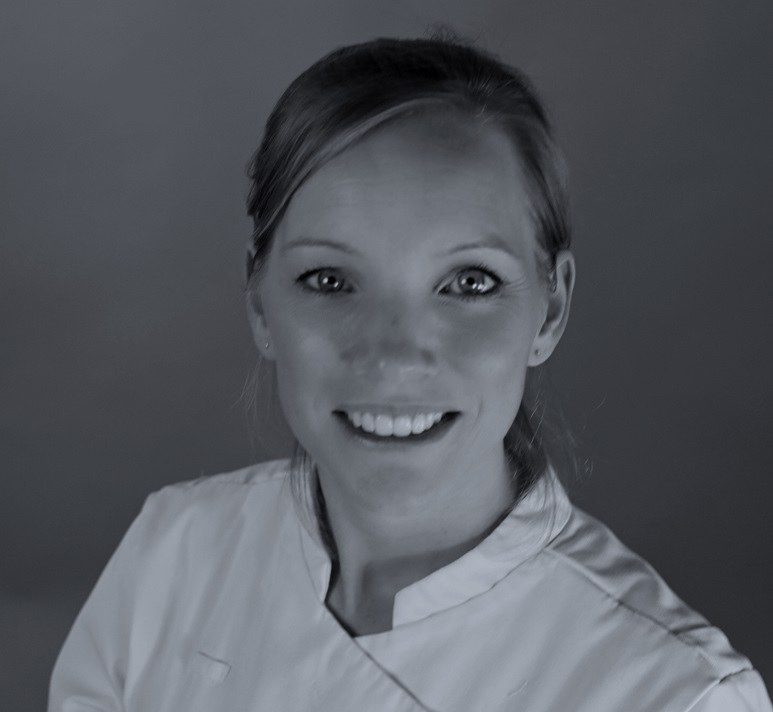 Monique Broeren, dentist